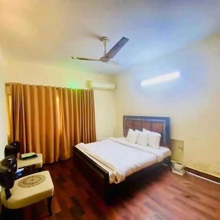 Mulberry Guest House F-10 Islamabad Exterior foto